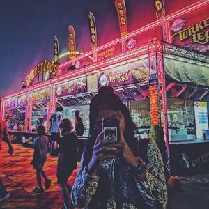 Meet your Posher, Eva